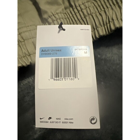 Medium Nike SB Skyring Skate Shorts Loose Fit Men’s Neon Olive Green DV9069-276 - Picture 3 of 13